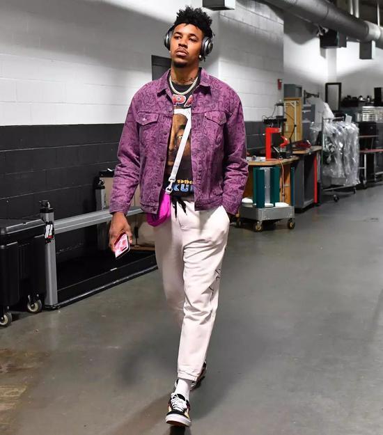 型中单拉开 型中单拉开